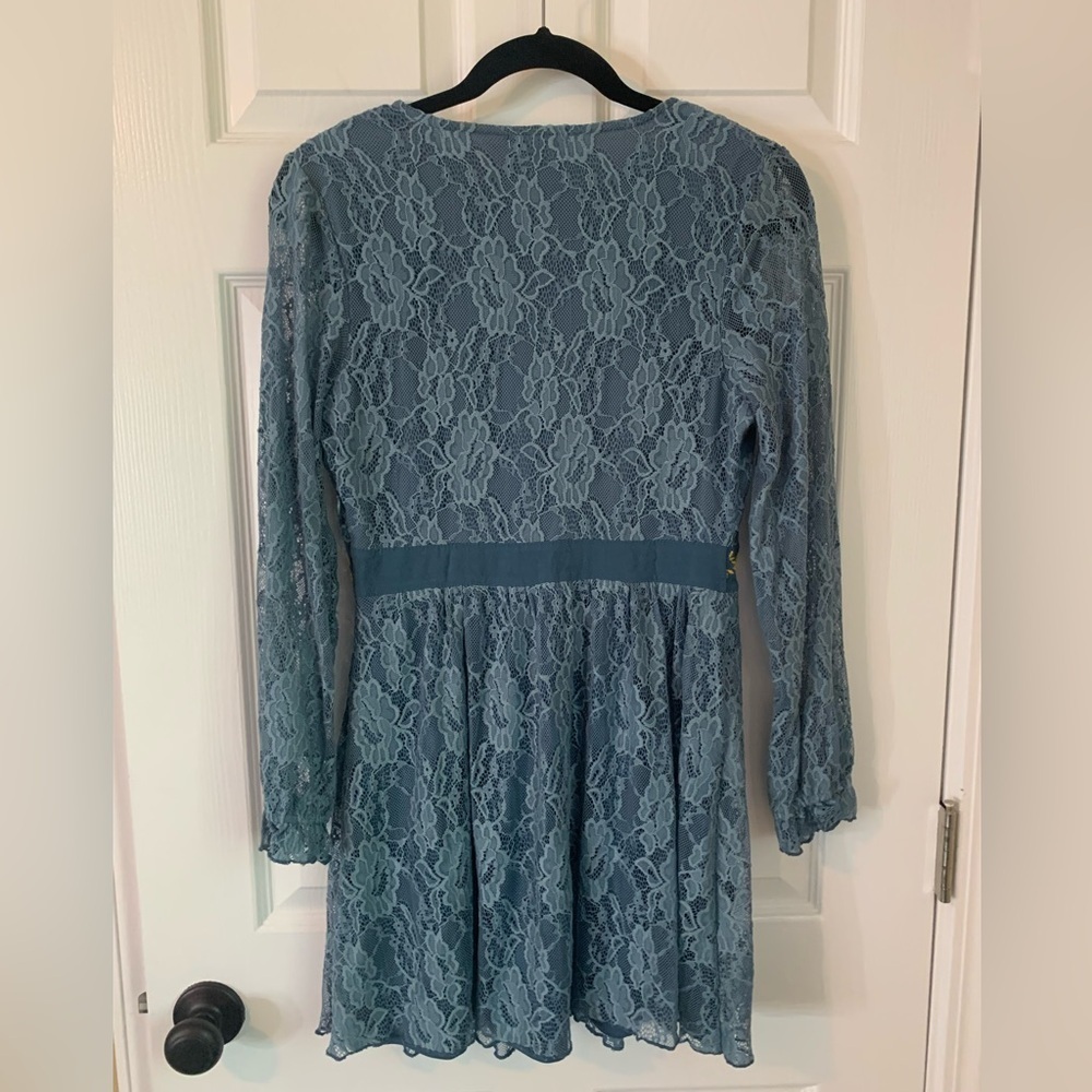 Miami Blue Lace Floral Embroidered V-Neck Long Sleeve Dress, size S - Picture 10 of 11